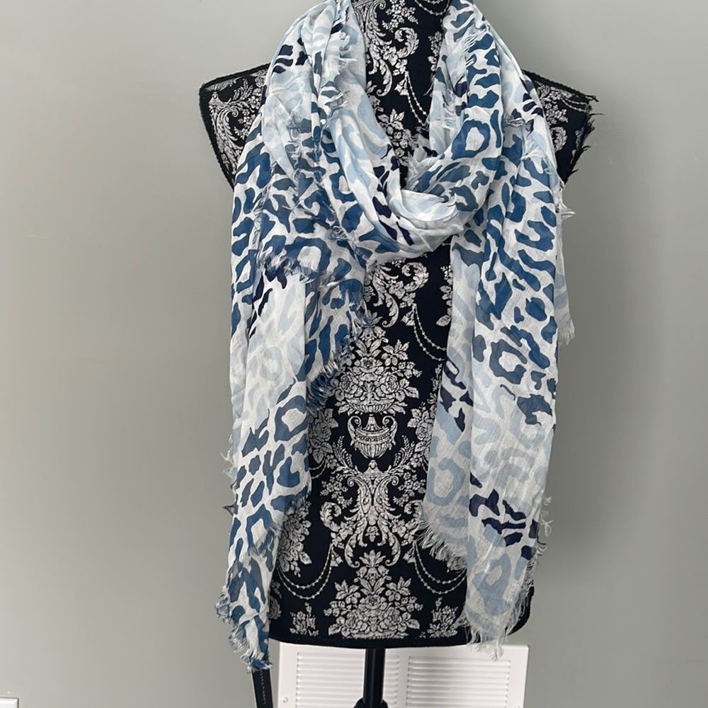 Lord & Taylor NEW Blue Cheetah Print Scarf